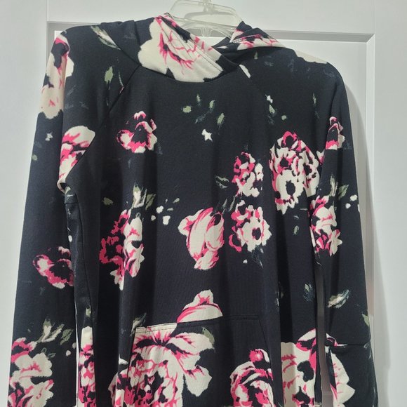 LuLaRoe Amber - Picture 1 of 3